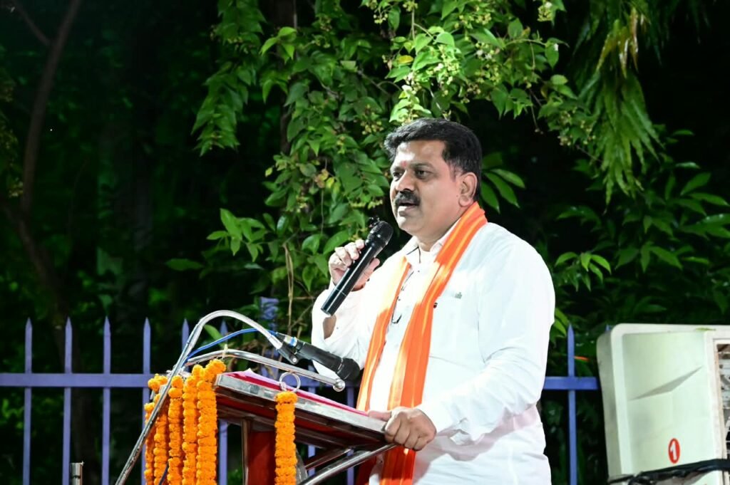 पत्रकार स्व. पंकज शर्मा की प्रतिमा का उप मुख्यमंत्री विजय शर्मा ने किया अनावरण, पत्रकारिता में योगदान को किया गया याद